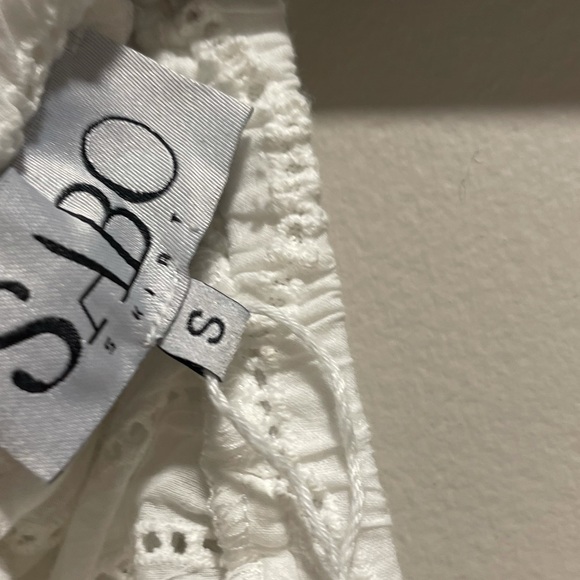 WHITE RUFFLE TOP - Picture 4 of 4